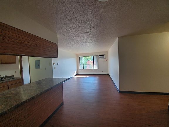4th image of 525 13th St S APT 304