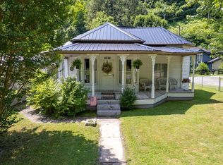 6536 Marrowbone Creek Rd, Elkhorn City, KY 41522
