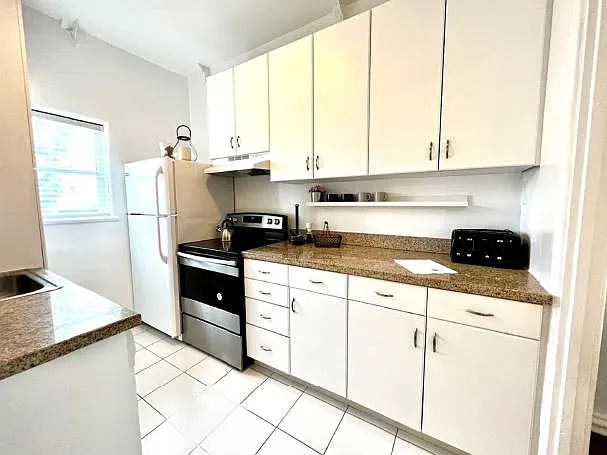 132 S Bedford Dr #207 — Photo 13