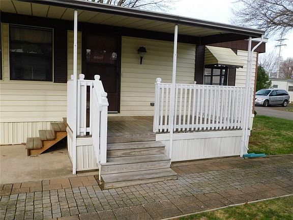 3rd image of 5223 Deepwood Ln