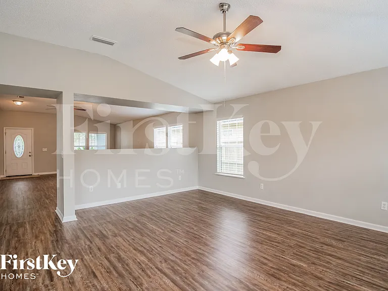 12241 Pebble Point Dr W — Photo 6