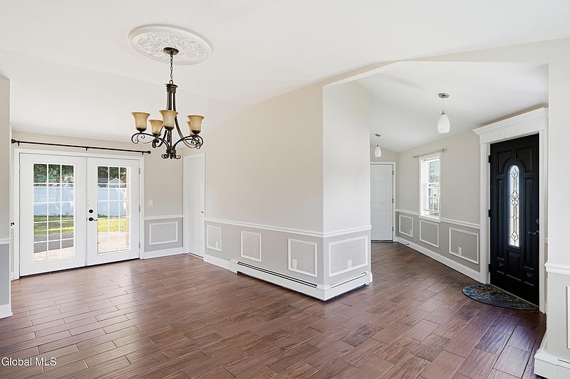 2nd image of 1058 Inner Drive