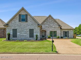 2606 Summer Knoll Dr, Southaven, MS 38672