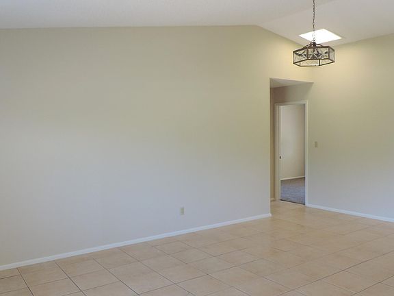 5th image of 1440 Wildflower Dr