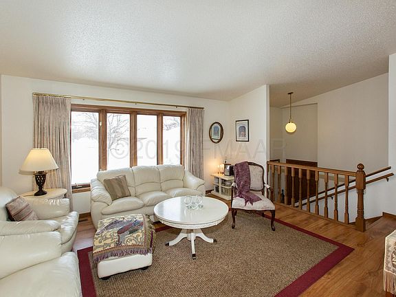 4th image of 2911 Village Green Dr