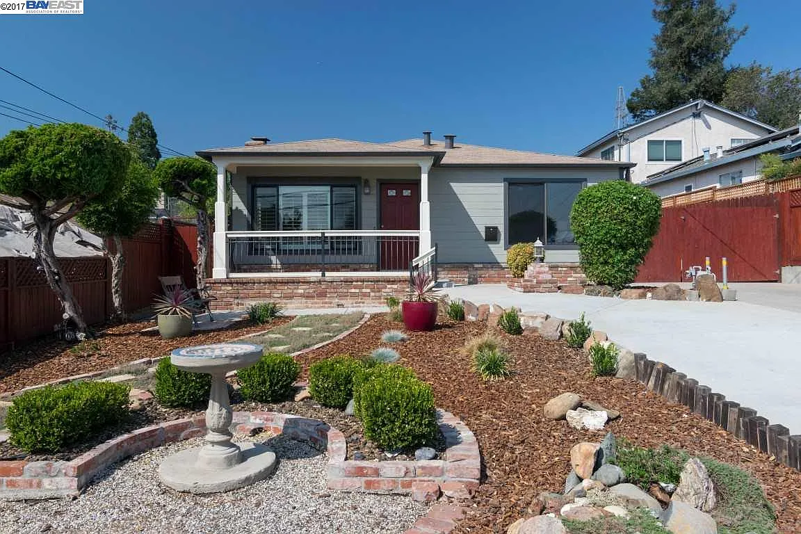 4372 James Ave photo 1