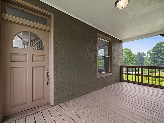 2nd image of 806 S Pike Rd