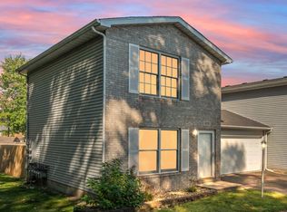 915 Windsor Ln, Dyer, IN 46311