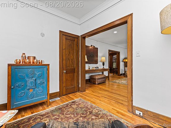 5th image of 712 Chalmers St
