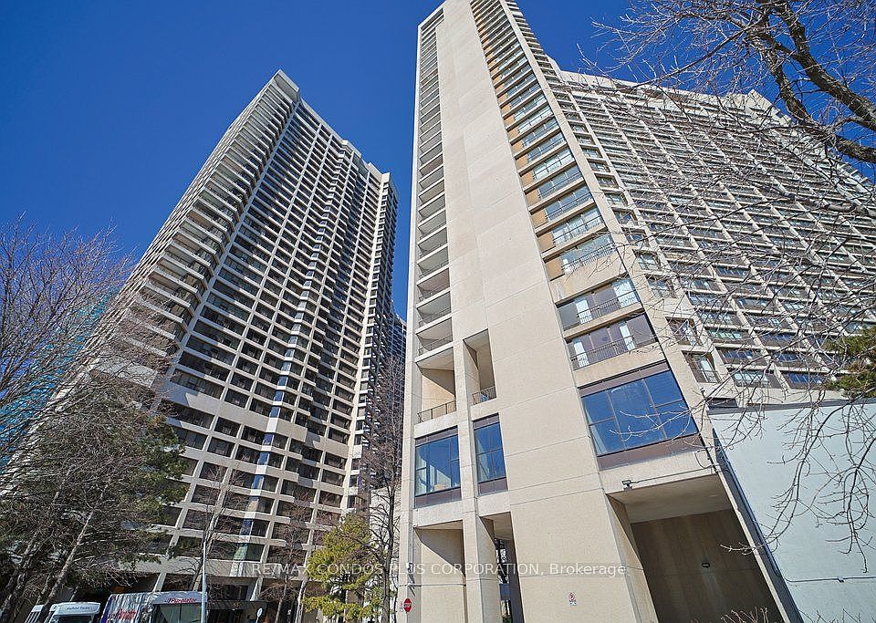 1st image of 33 Harbour Sq #2232