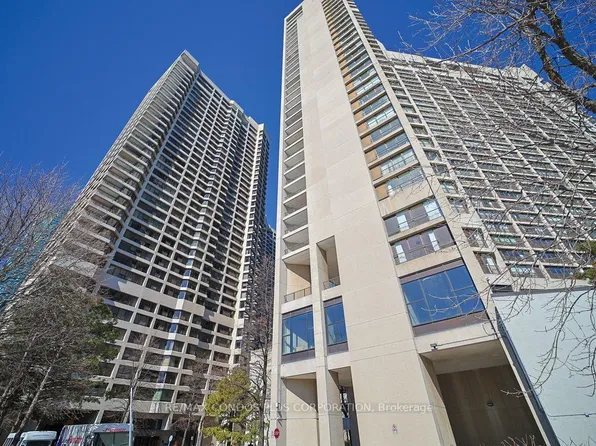33 Harbour Sq #2232, Toronto, ON M5J 2G2