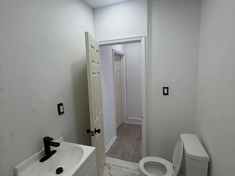 2409 W Harold St — Photo 24