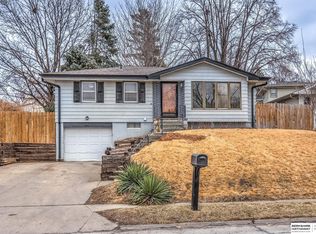 7517 Arrowrock Dr, Omaha, NE 68157