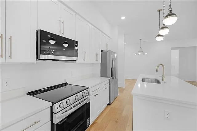 875 Okeefe Ave #301 — Photo 10