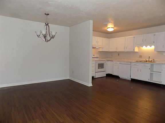 5th image of 2965 Shamrock N Suite 20