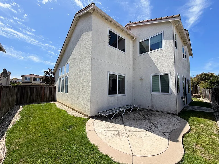 720 Legends Pl — Photo 40