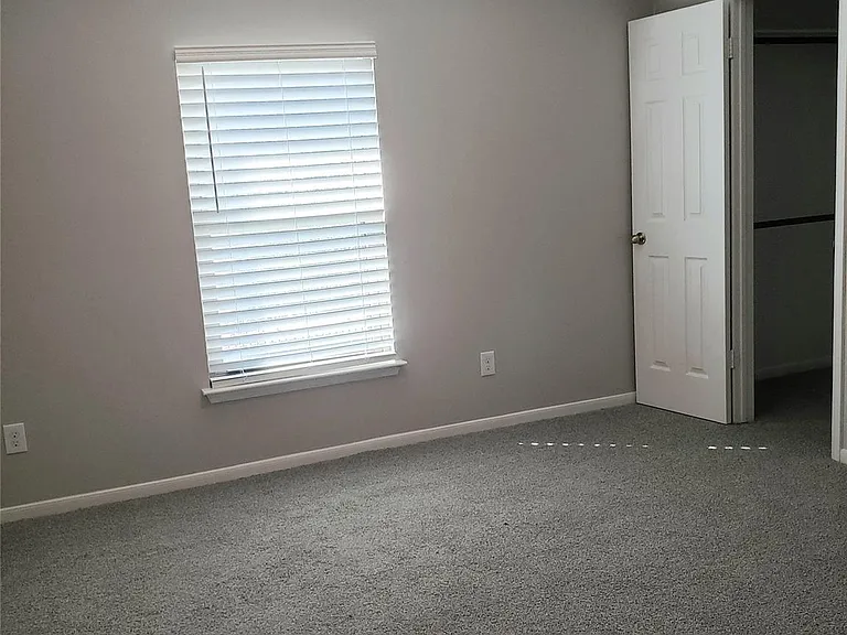 8714 Warrenford Dr — Photo 17