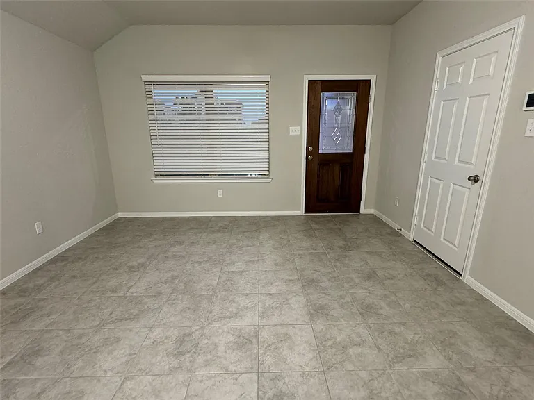 1436 Sundown Glen Ln — Photo 3