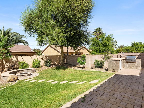 3rd image of 566 N Citrus Ln #106