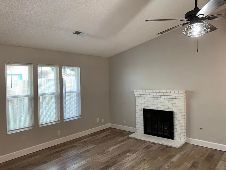 1403 E Sunnyview Ave — Photo 10