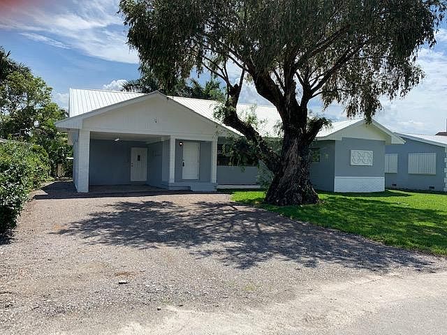 1st image of 316 NW Avenue Avenue