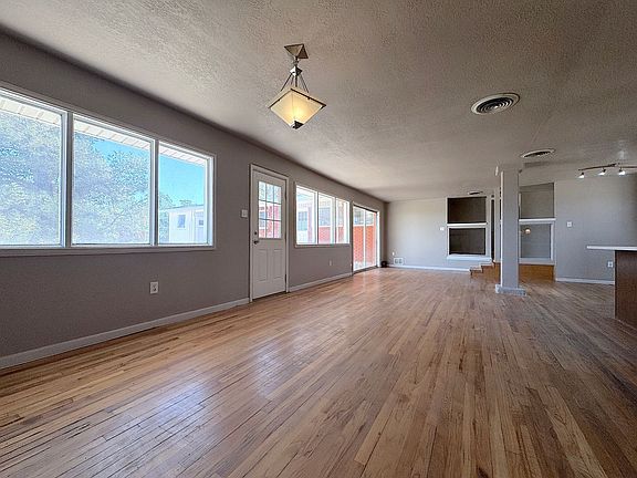 5th image of 3236 Titanic Ave