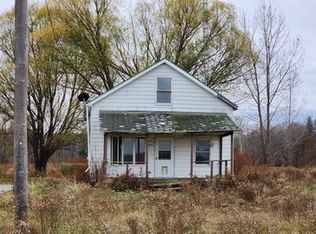 1215 W Cody Estey Rd, Pinconning, MI 48650