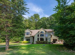 2 Boulder Ln, Galena, IL 61036