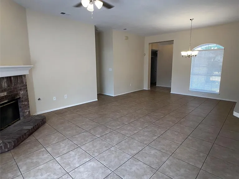 1210 Canna Lily Ln — Photo 4