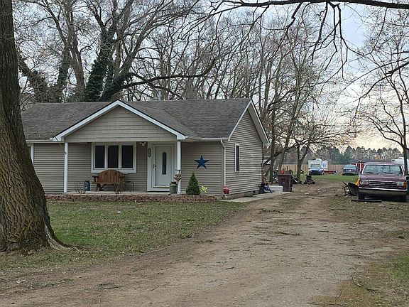 2nd image of 49833 Bog Rd