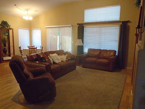 4th image of 1709 E Chelsea Dr