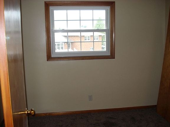 5th image of 2702 Brentwood Ave