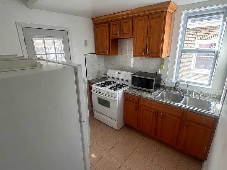 421 S 10th Ave #2 — Photo 9