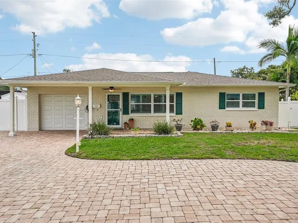 9725 48th Pl N, Saint Petersburg, FL 33708