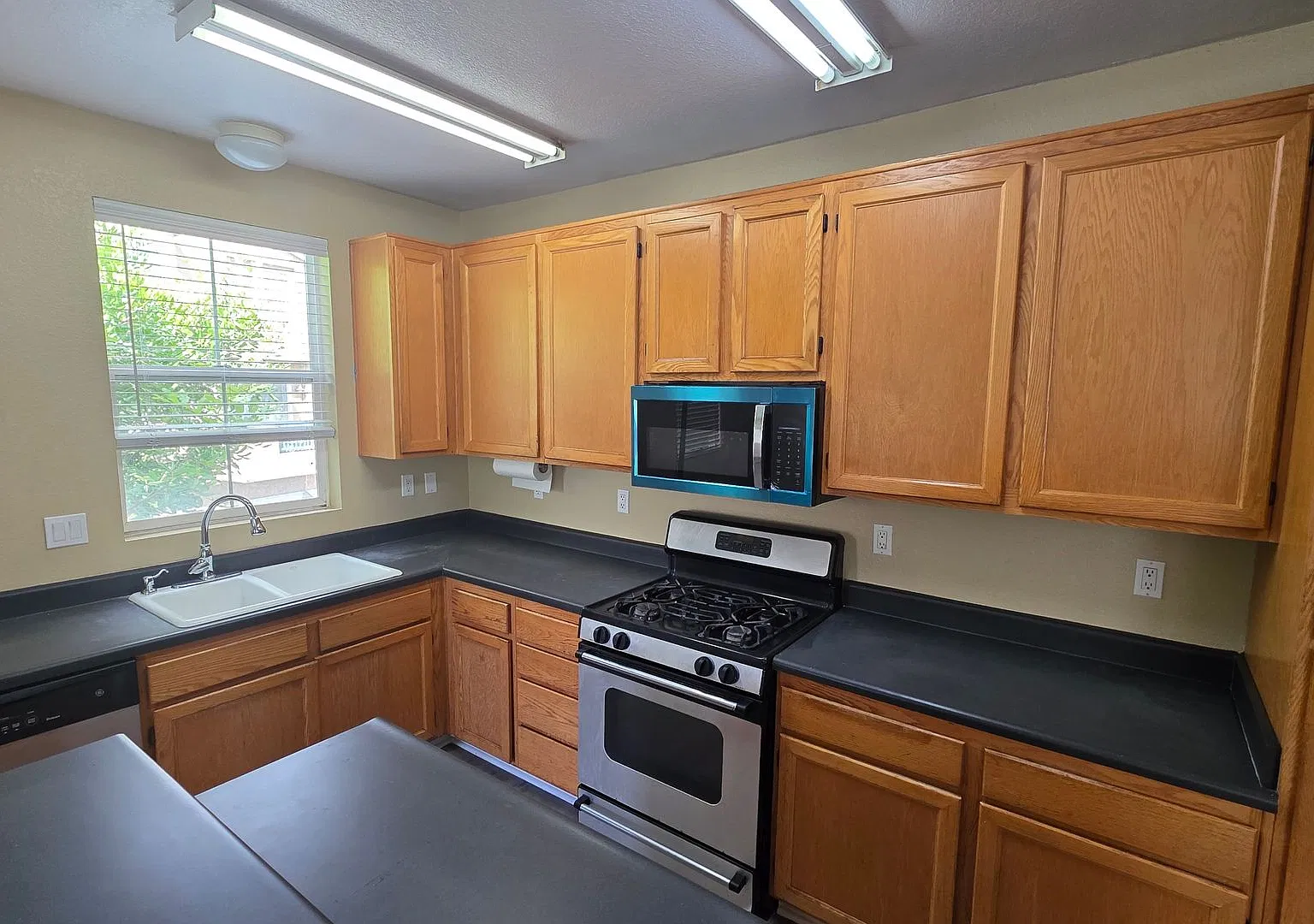 Gorgeous Townhouse In Ocean View Hills — Photo 3