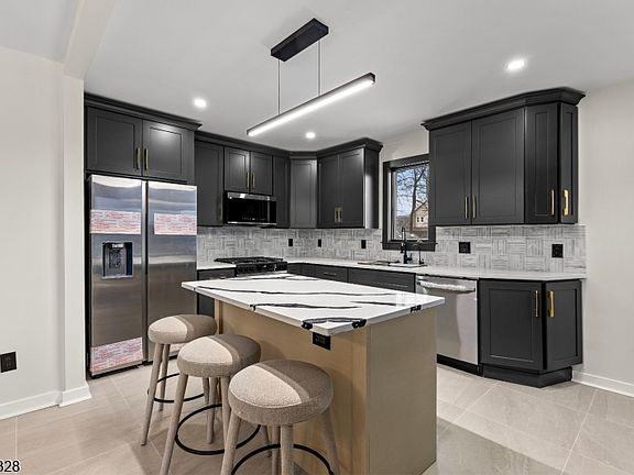 2nd image of 79 3Rd St