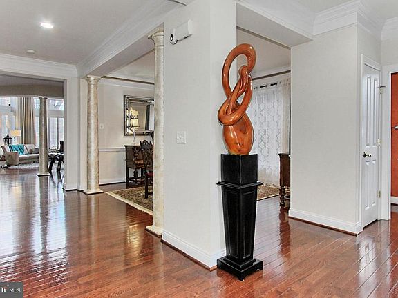 4th image of 2903 Tourmaline Way