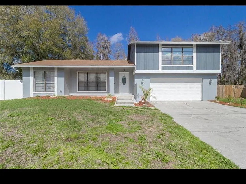 15620 Farnsworth Ln