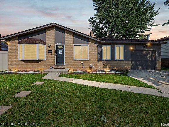 3rd image of 31758 Eiffel Ave