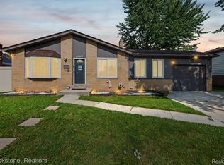 31758 Eiffel Ave, Warren, MI 48088