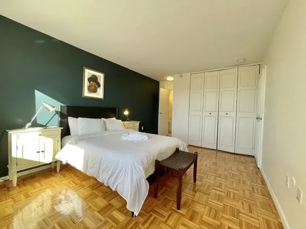 185 Freeman St APT 733, Brookline, MA 02446