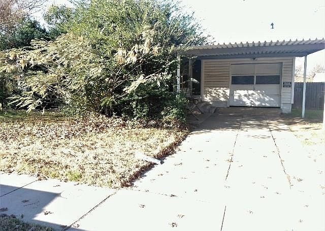 1st image of 216 Overhill Dr
