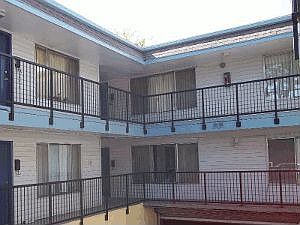 2nd image of 1808 NE Weidler St APT 14