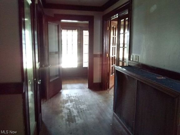 4th image of 182 Woodbine Ave SE