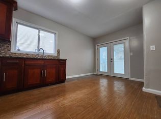 134-32 244th St #2, Rosedale, NY 11422