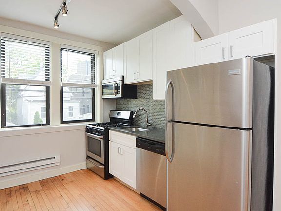 3rd image of 2321 N Rockwell St APT 1D