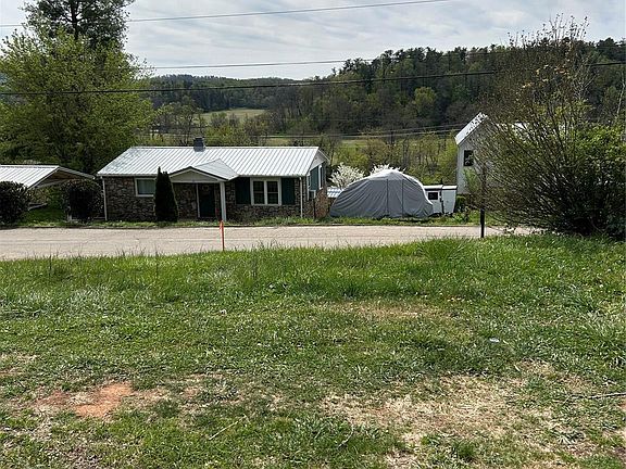 2nd image of 99999 Lamb Ave #2