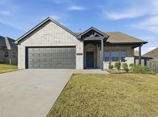 2406 W Kingsport Ct S, Broken Arrow, OK 74011