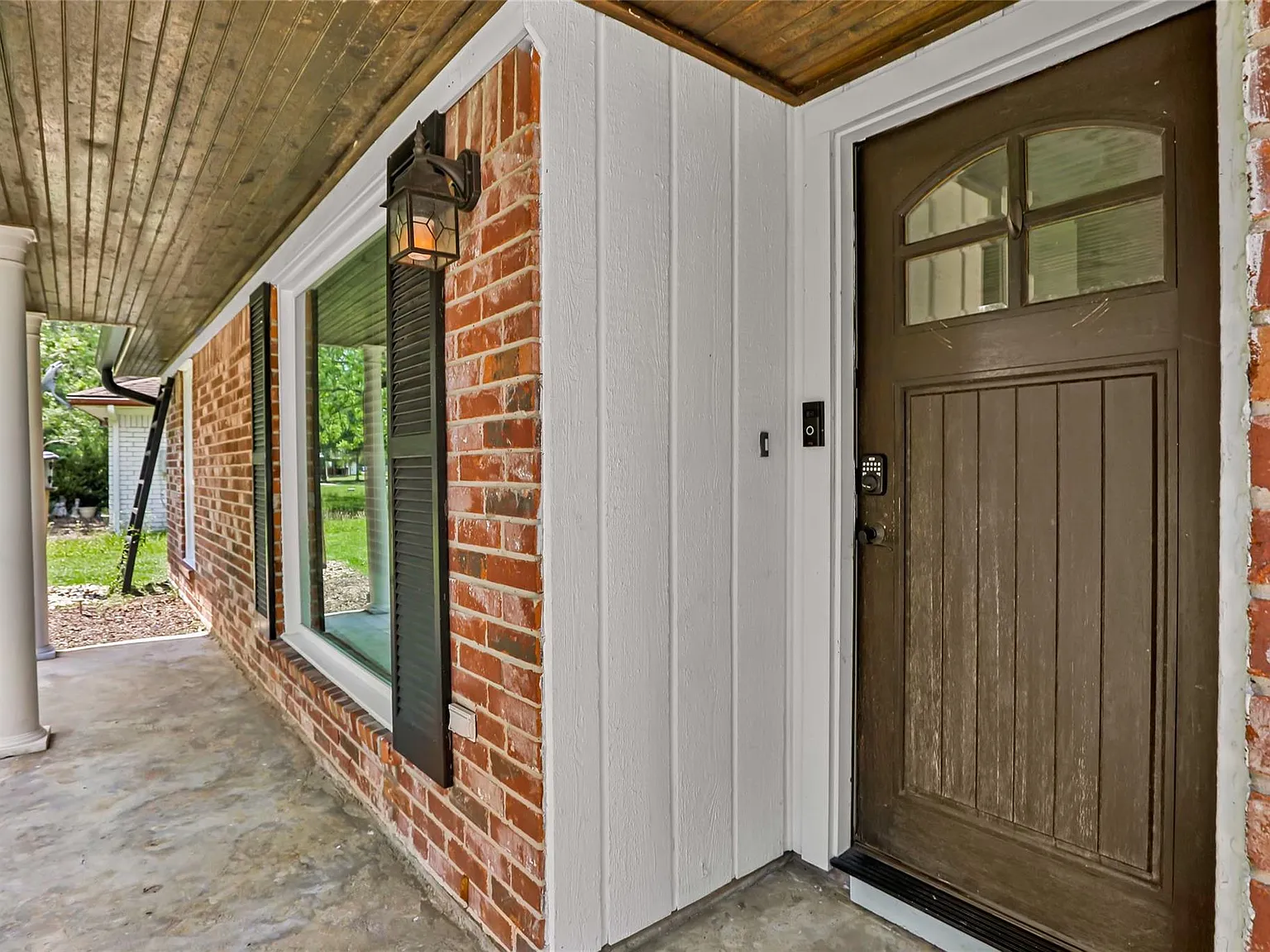 4 bed, 2.0 bath, 1693 sqft, $2,200 — Photo 3