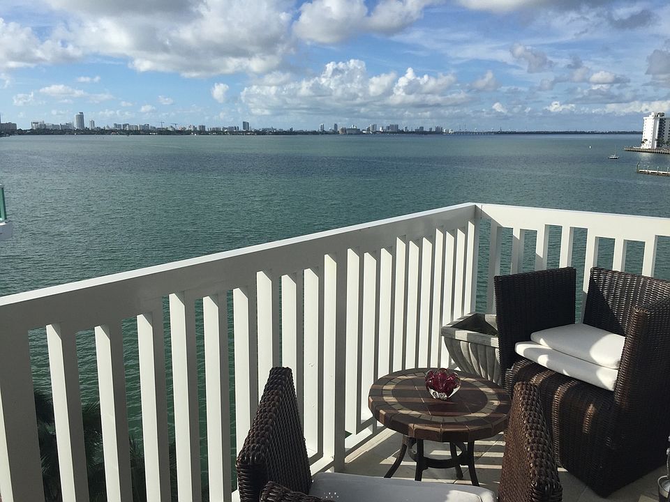 1st image of 2016 Bay Dr APT 707